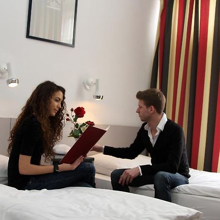 Hotel Griff Boedapest Buitenkant foto