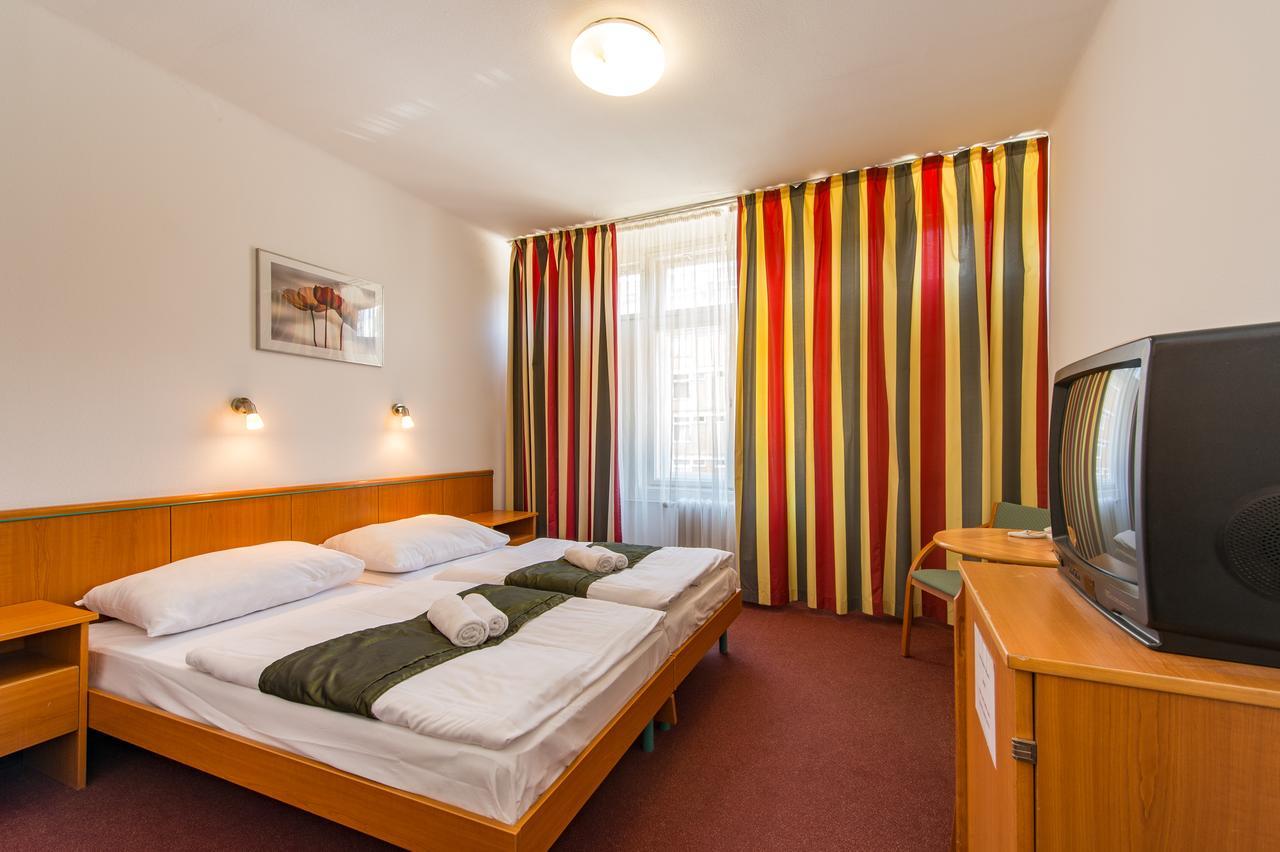 Hotel Griff Boedapest Buitenkant foto