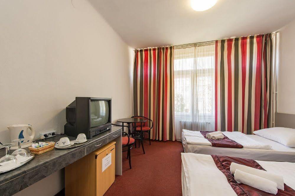 Hotel Griff Boedapest Buitenkant foto