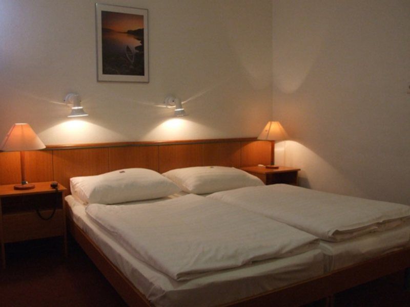 Hotel Griff Boedapest Buitenkant foto